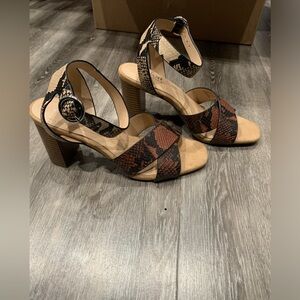 New Alfani step flex snake print heels